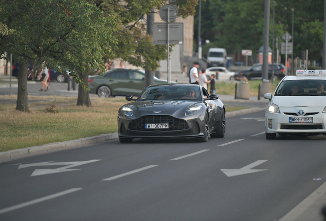 Aston Martin DB12