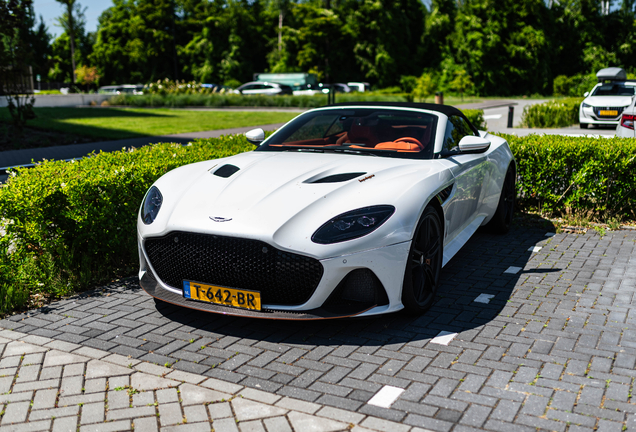 Aston Martin DBS Superleggera Volante