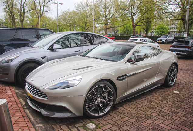 Aston Martin Vanquish 2013
