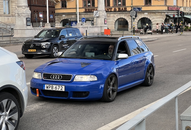 Audi RS4 Avant B5