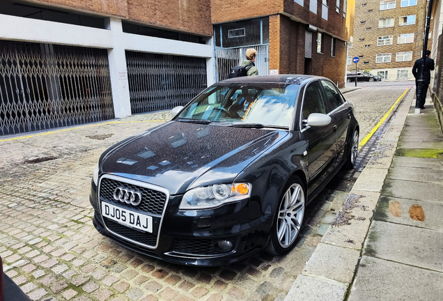 Audi RS4 Sedan