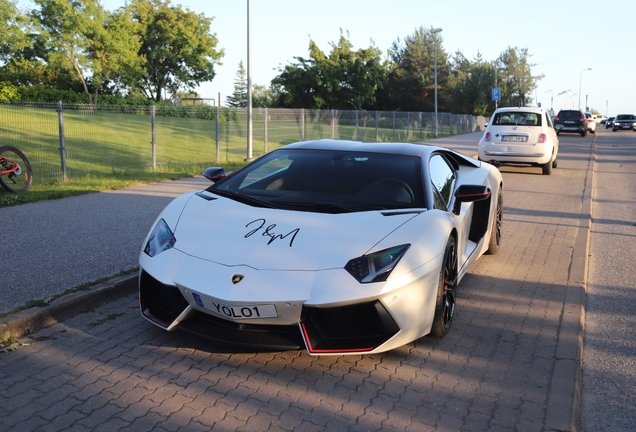 Lamborghini Aventador LP700-4 Pirelli Edition