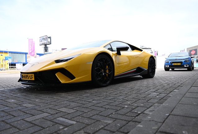 Lamborghini Huracán LP640-4 Performante