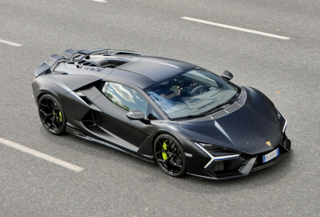 Lamborghini Revuelto