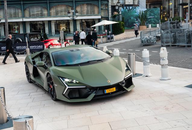 Lamborghini Revuelto