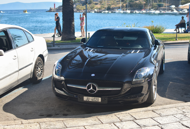 Mercedes-Benz SLS AMG