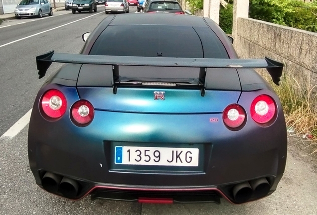 Nissan GT-R 2015