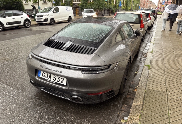 Porsche 992 Carrera 4 GTS