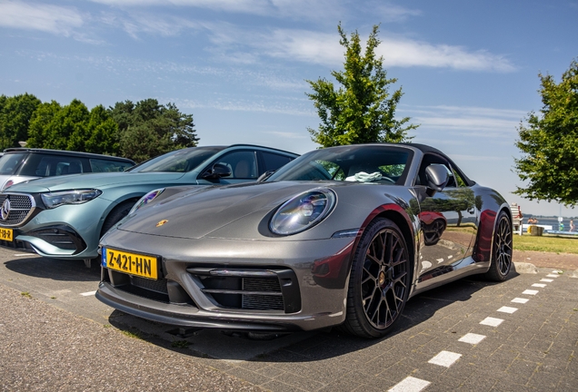 Porsche 992 Carrera 4 GTS Cabriolet