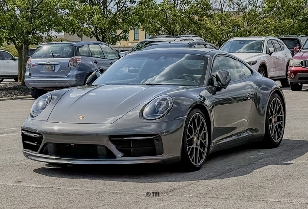 Porsche 992 Carrera 4S