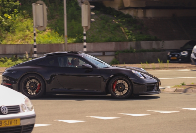 Porsche 992 Carrera GTS