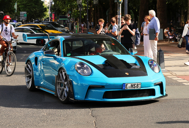 Porsche 992 GT3 RS Weissach Package