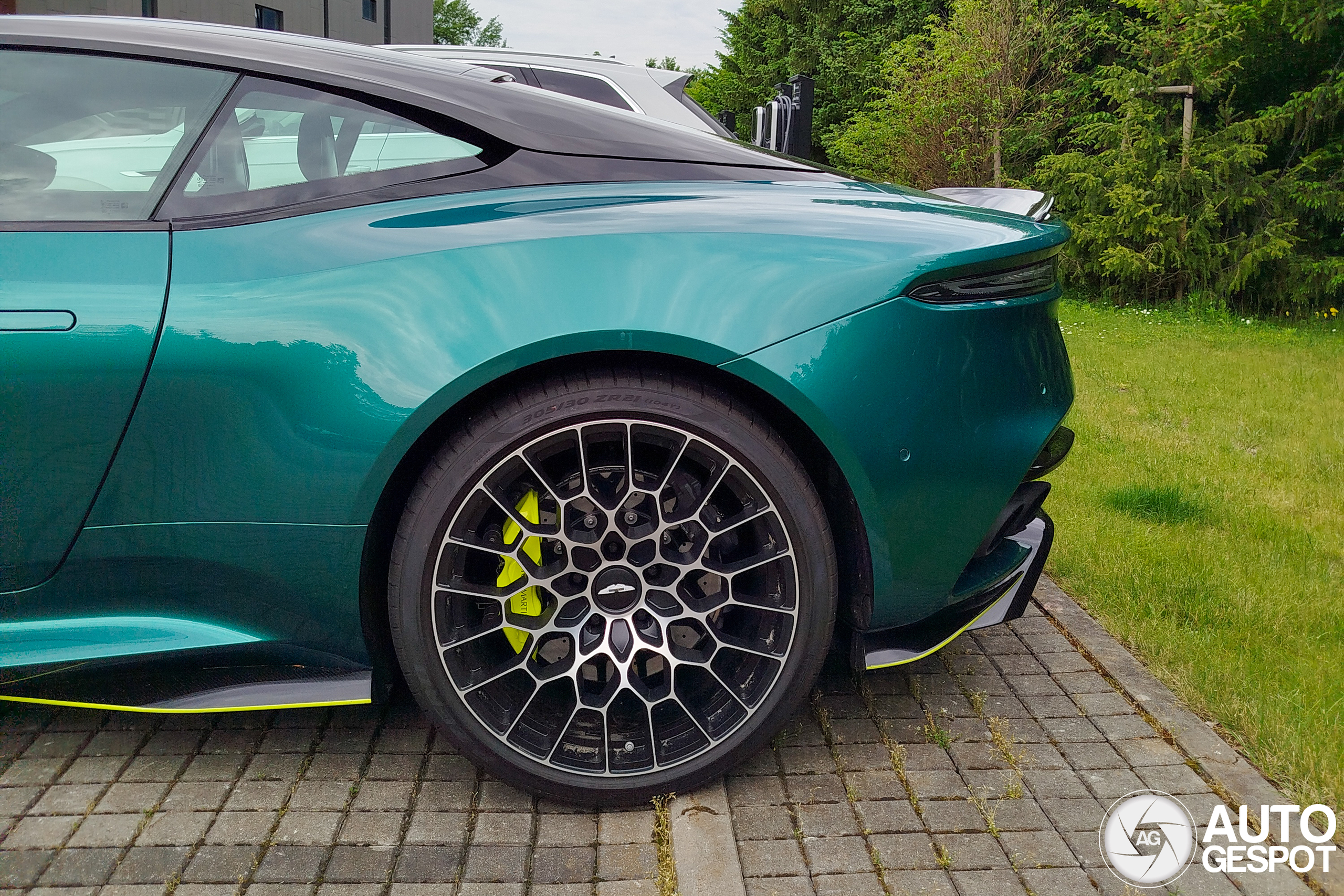 Aston Martin DBS 770 Ultimate