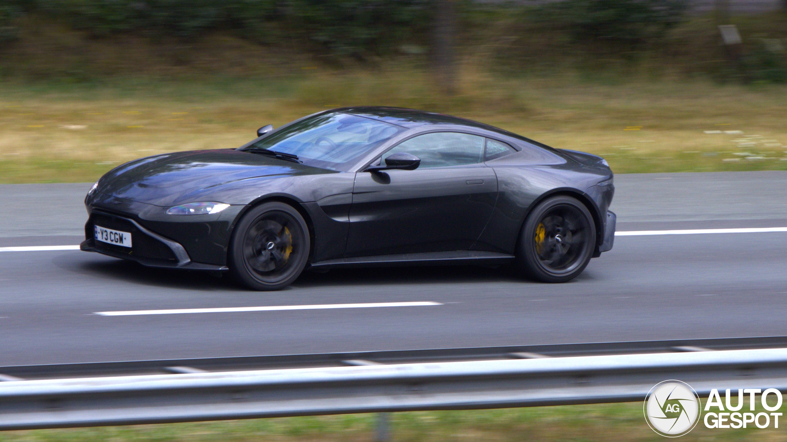 Aston Martin V8 Vantage 2018