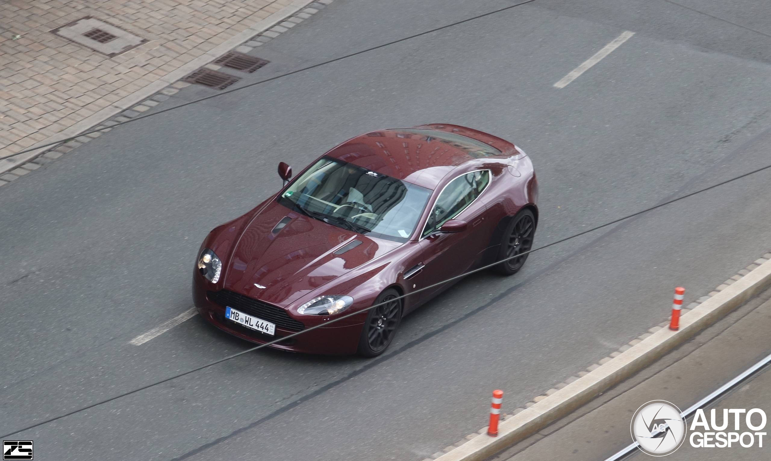 Aston Martin V8 Vantage