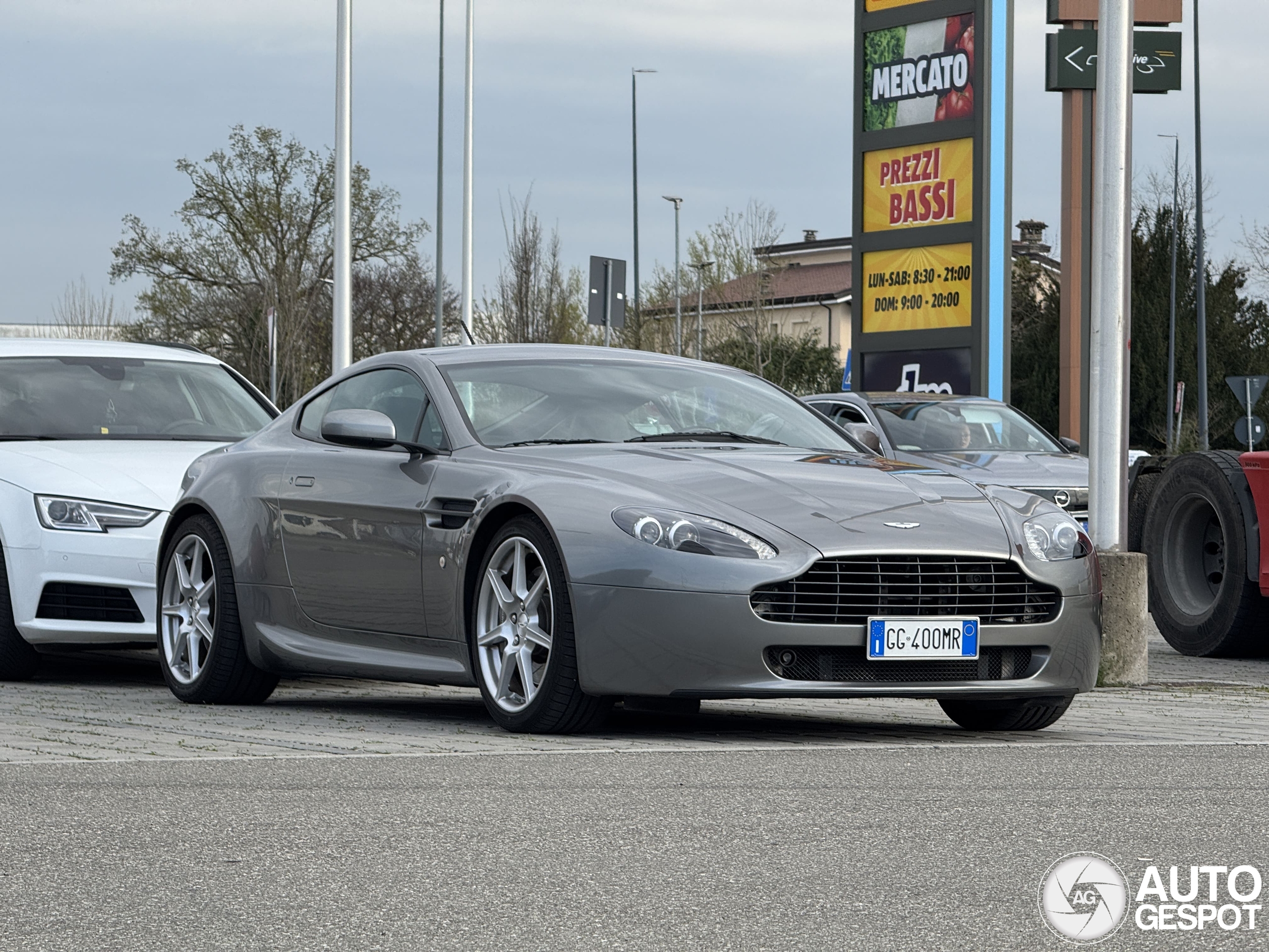 Aston Martin V8 Vantage