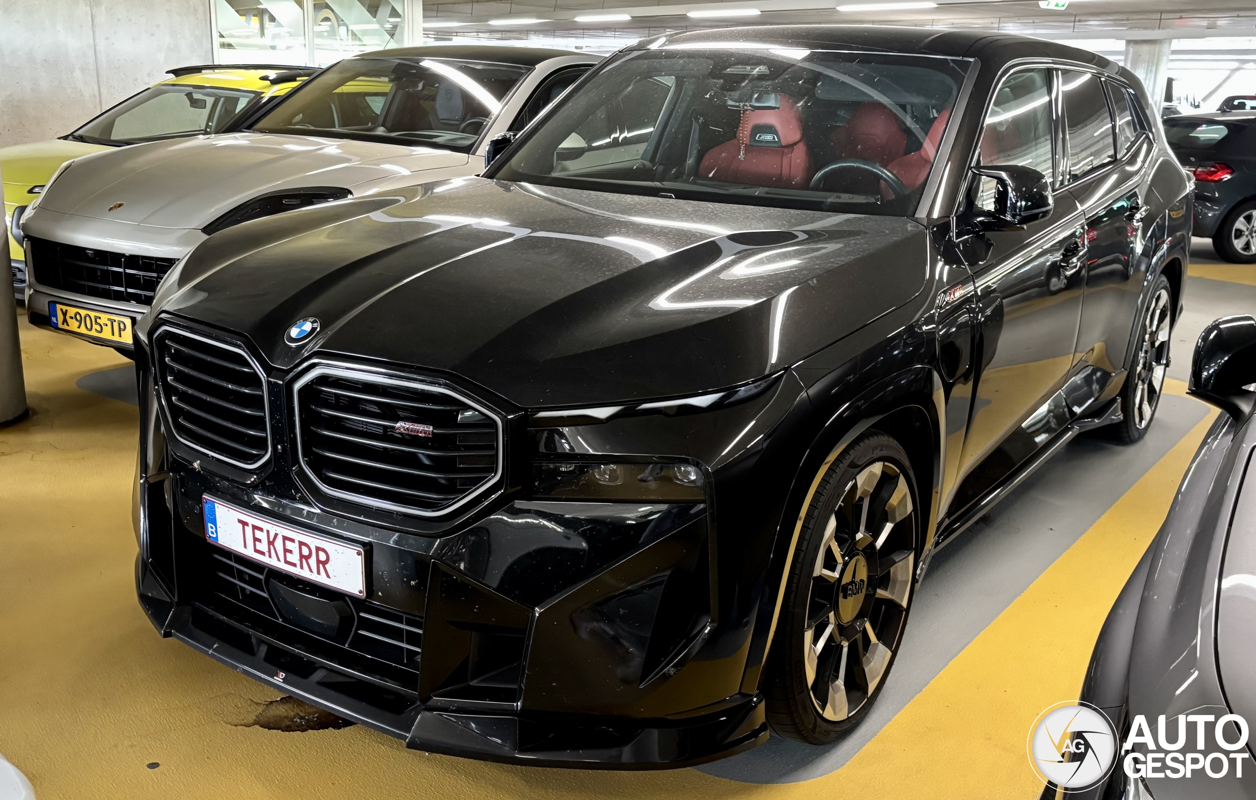 BMW XM G09 Label Red