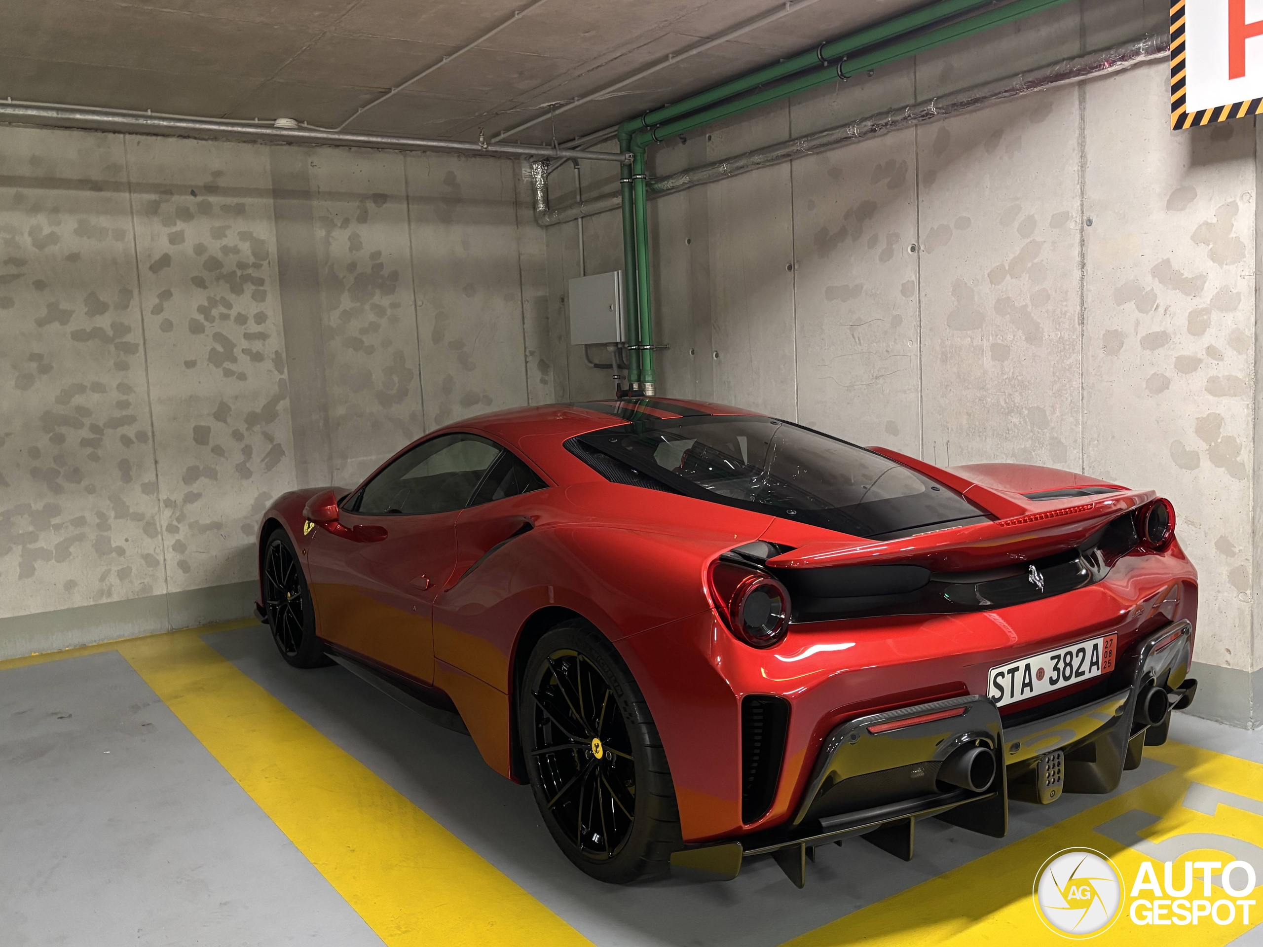 Ferrari 488 Pista