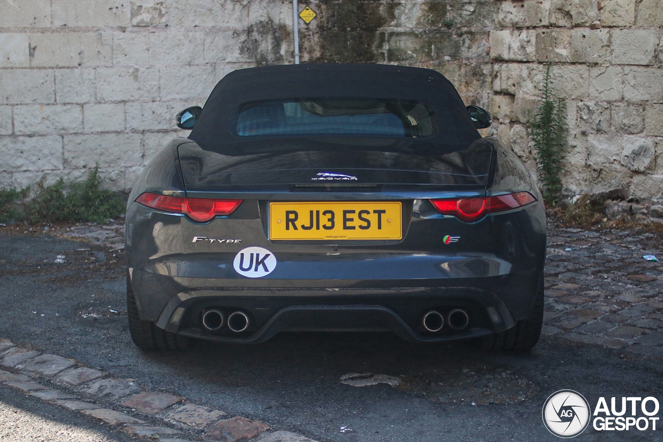Jaguar F-TYPE S V8 Convertible