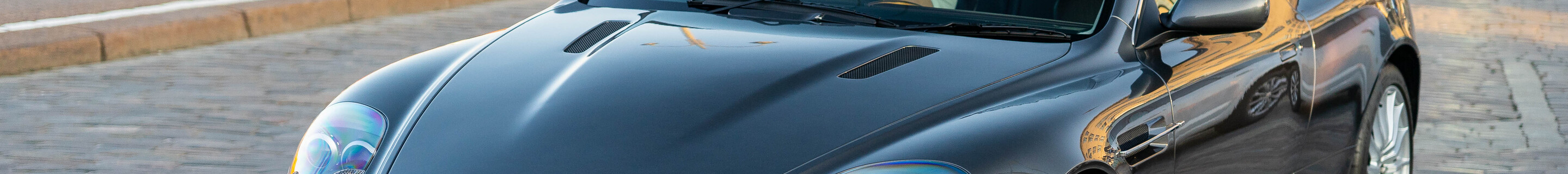 Aston Martin DB9
