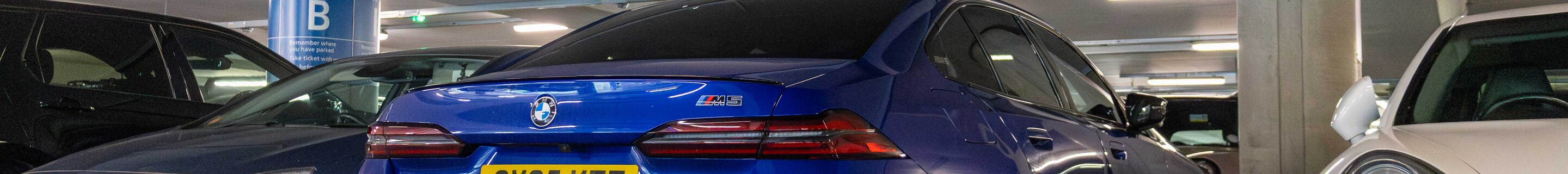 BMW M5 G90