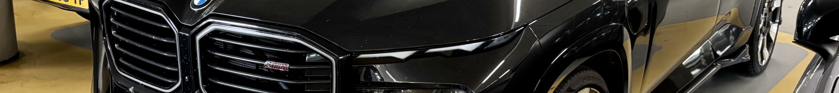 BMW XM G09 Label Red