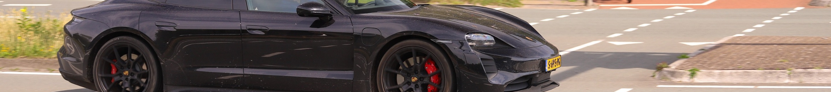Porsche Taycan GTS