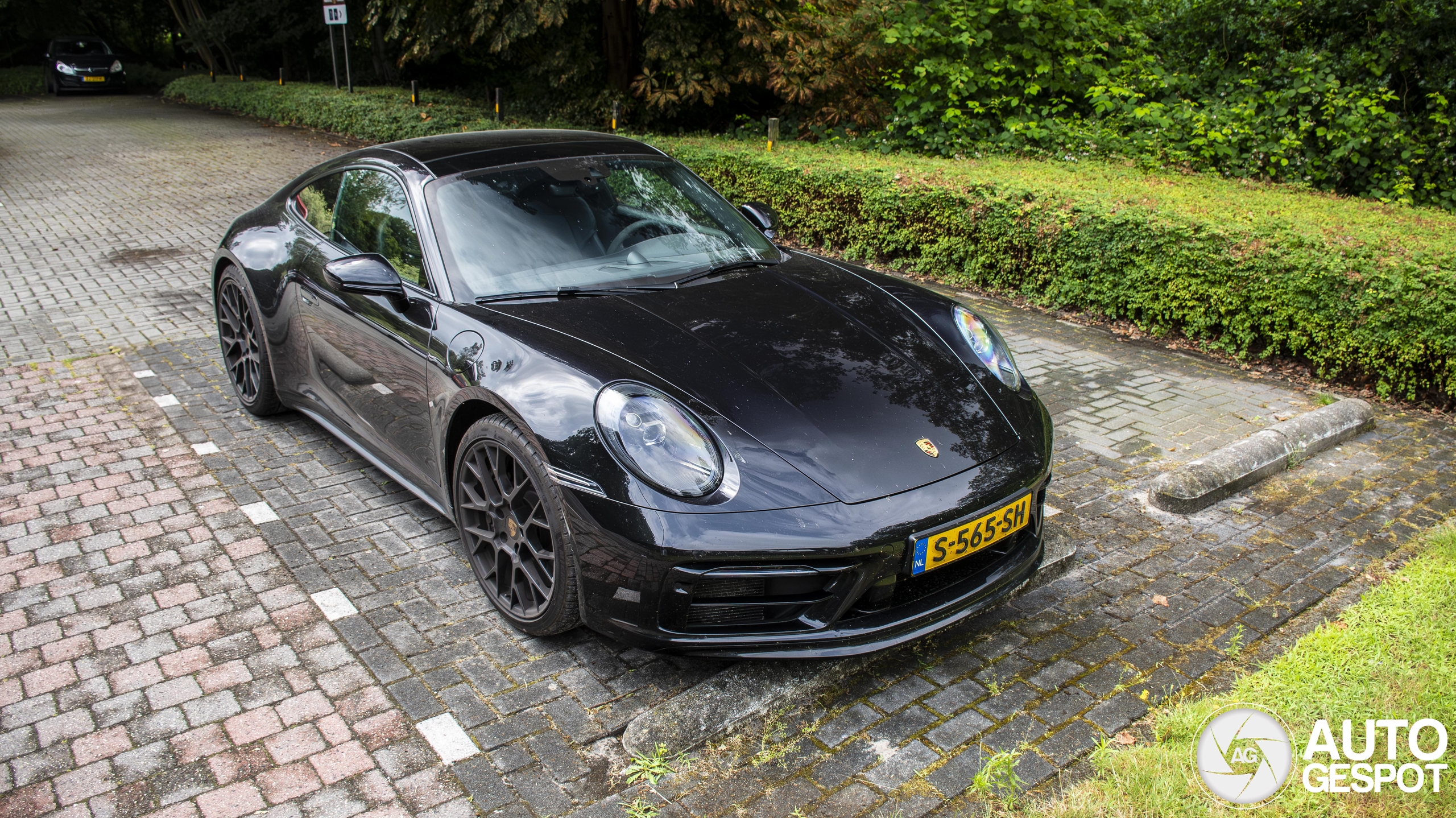 Porsche 992 Carrera 4 GTS