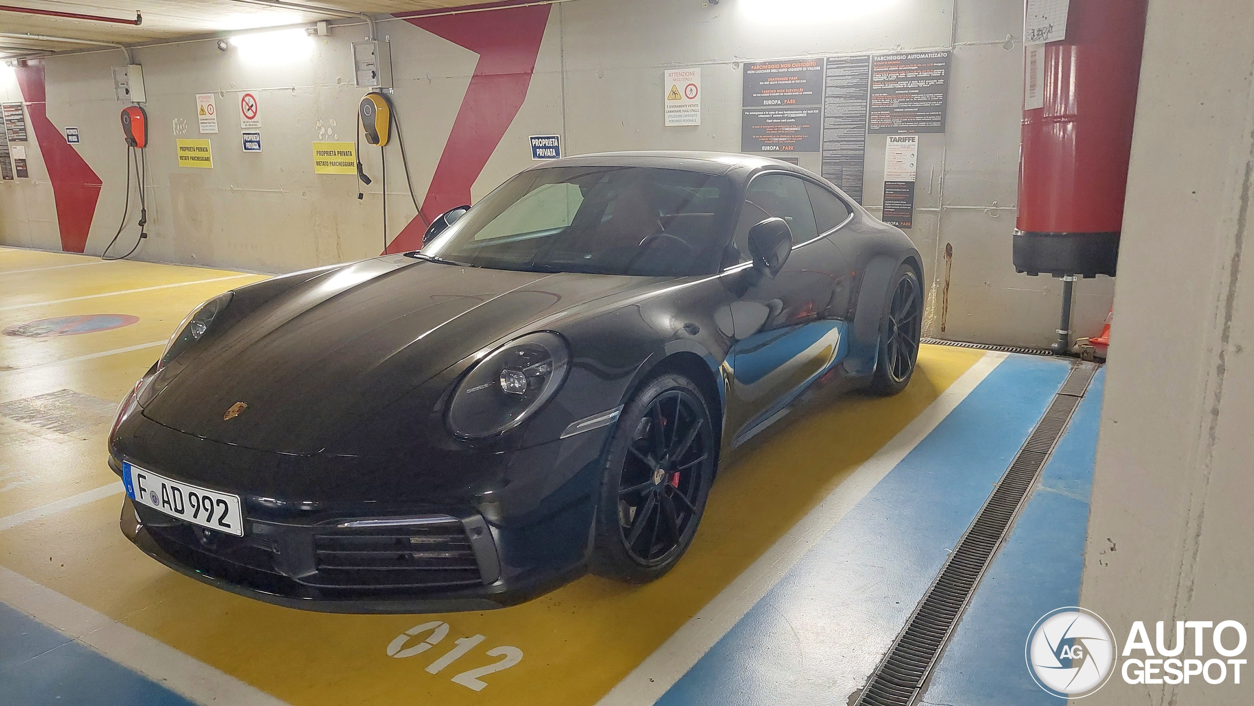 Porsche 992 Carrera 4S