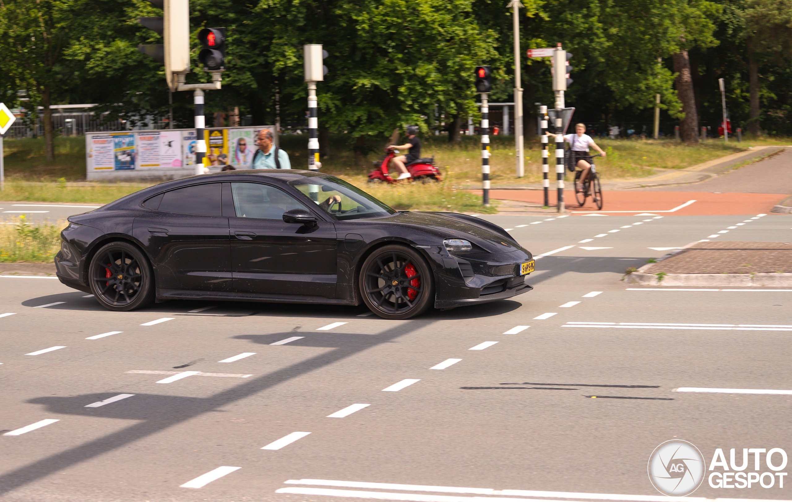 Porsche Taycan GTS