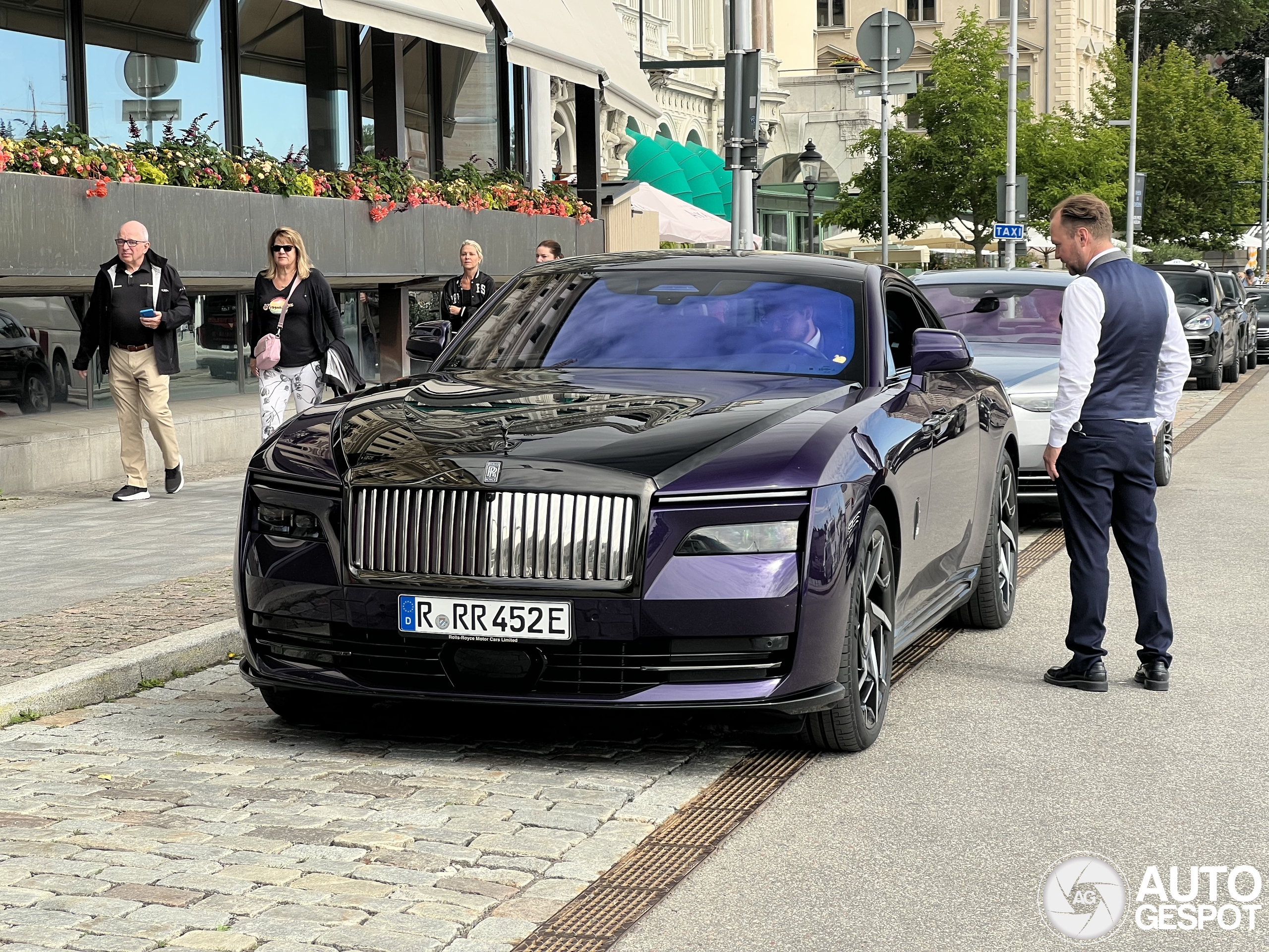 Rolls-Royce Spectre Black Badge