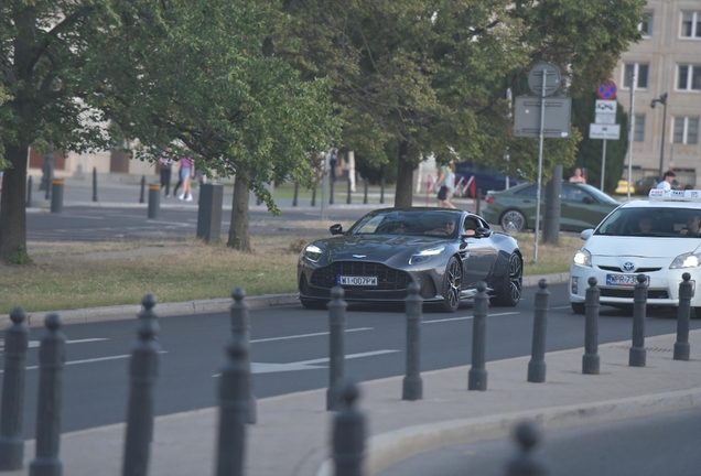 Aston Martin DB12