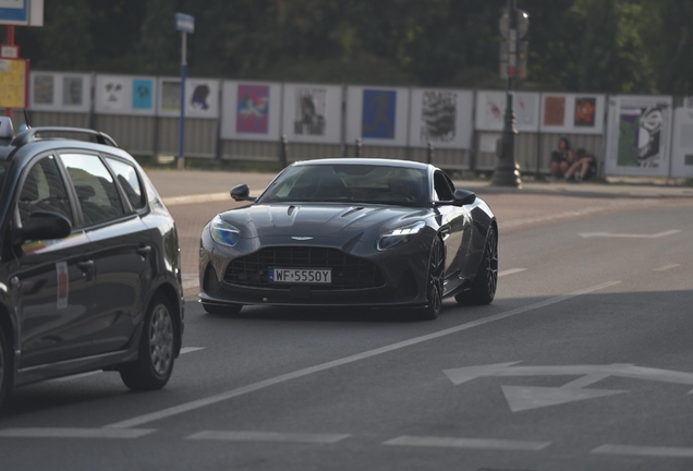 Aston Martin DB12
