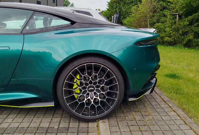 Aston Martin DBS 770 Ultimate
