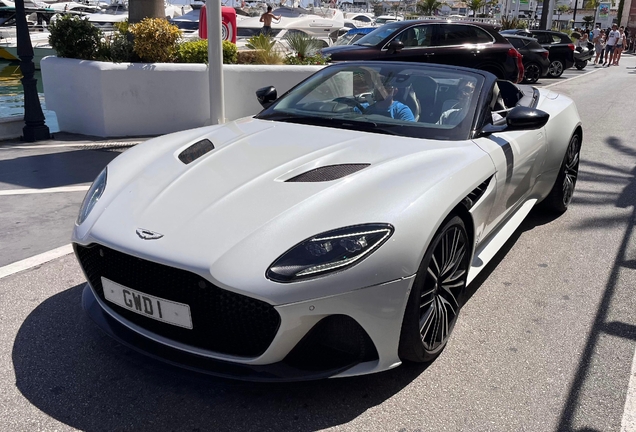 Aston Martin DBS Superleggera Volante