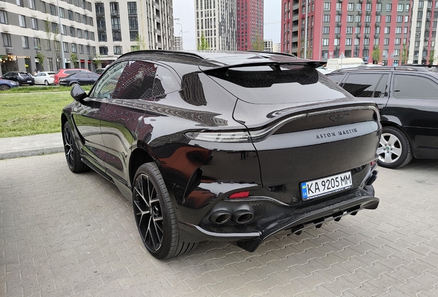 Aston Martin DBX707