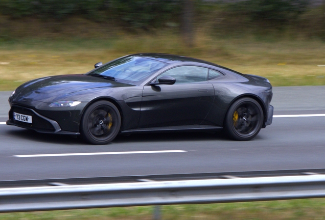 Aston Martin V8 Vantage 2018