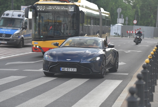 Aston Martin V8 Vantage 2018