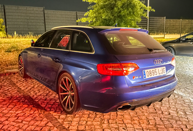Audi RS4 Avant B8