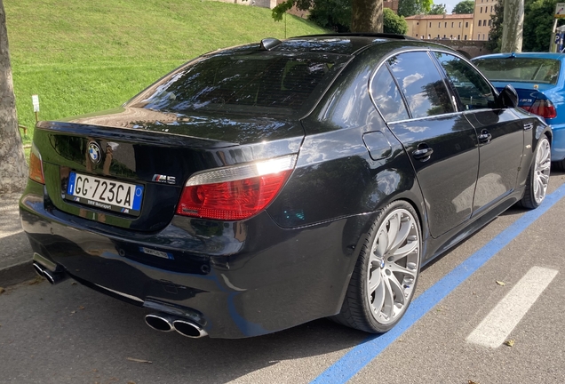 BMW M5 E60 2005