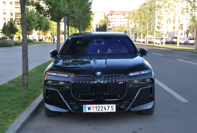 BMW M760e xDrive