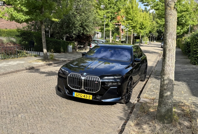 BMW M760e xDrive