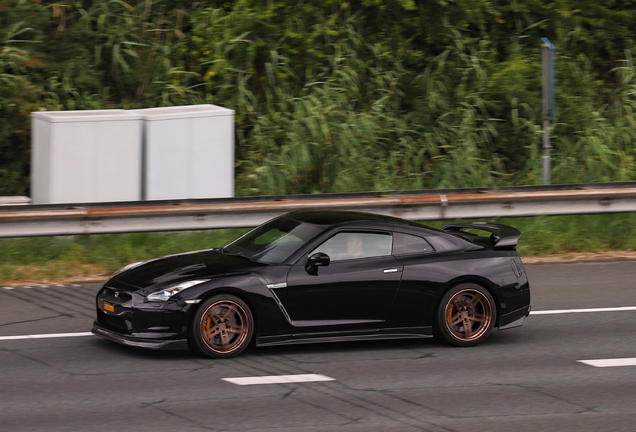 Nissan GT-R