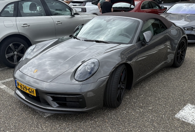 Porsche 992 Carrera 4 GTS Cabriolet