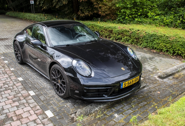Porsche 992 Carrera 4 GTS