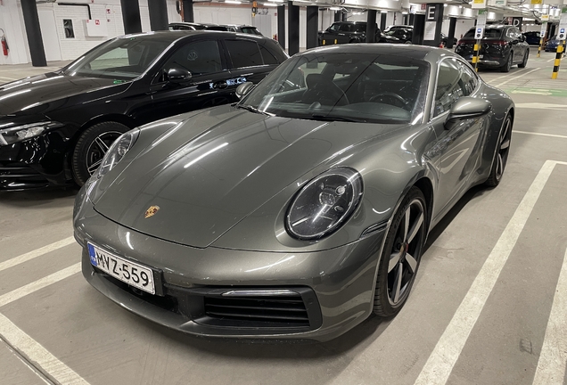Porsche 992 Carrera 4S