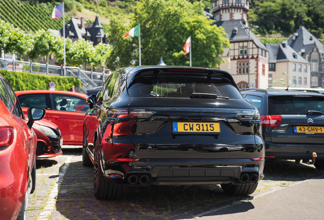 Porsche 9YA Cayenne GTS