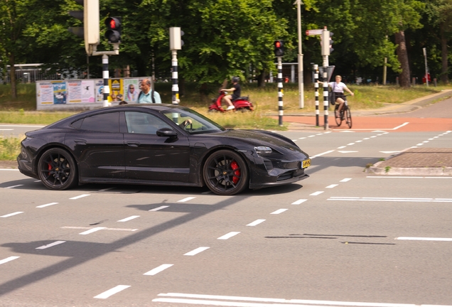Porsche Taycan GTS