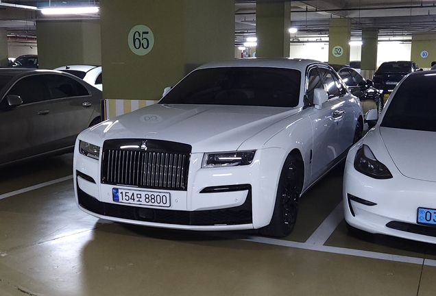 Rolls-Royce Ghost Black Badge 2021