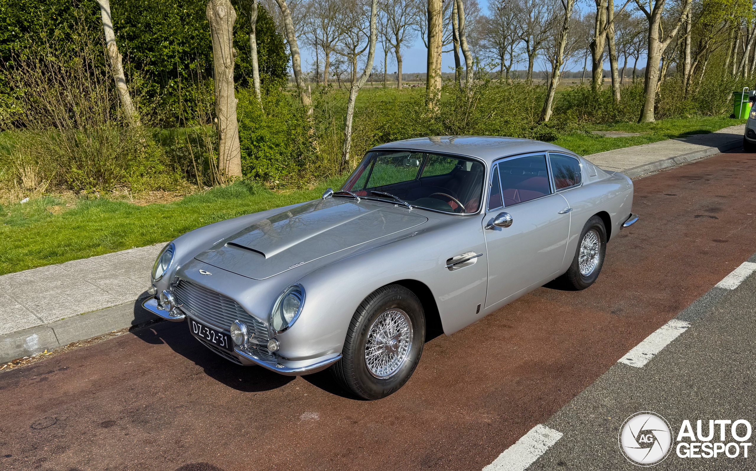 Aston Martin DB6 Superleggera
